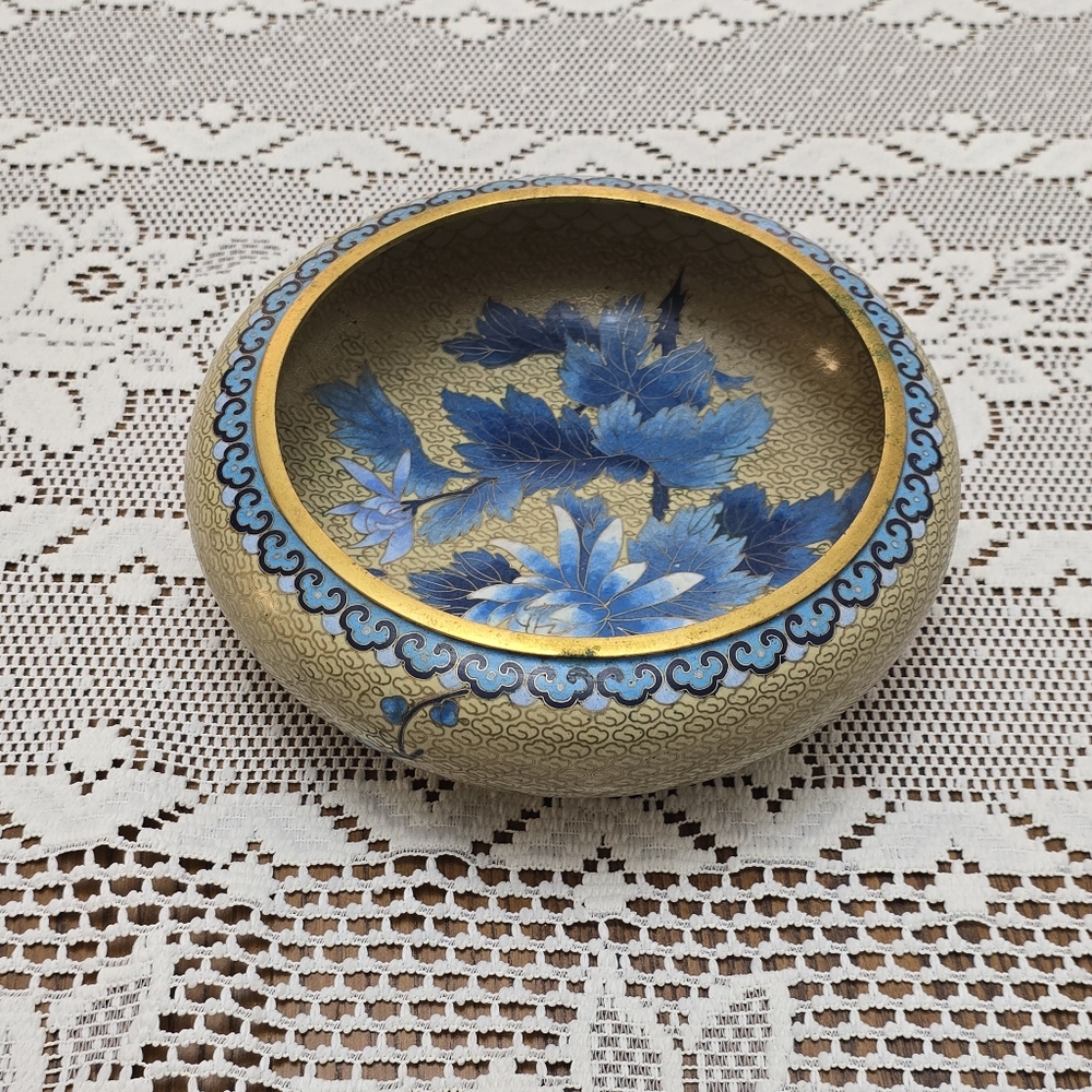 Vintage Jingfa Chinese Cloisonne Enamel Bowl 8” Wide Floral Bird Decoration MCM